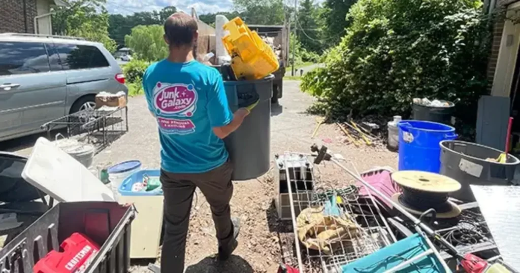 Junk galaxy worker carrying junk